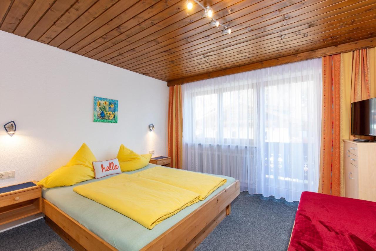 Gaestehaus Berghof Schoepf Langenfeld Bagian luar foto