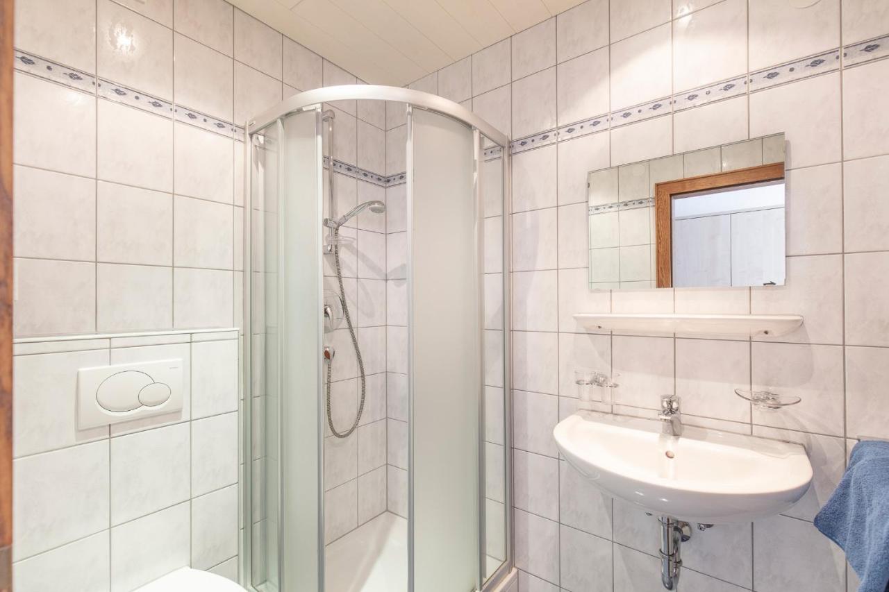Gaestehaus Berghof Schoepf Langenfeld Bagian luar foto