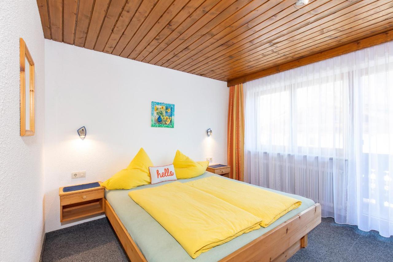 Gaestehaus Berghof Schoepf Langenfeld Bagian luar foto